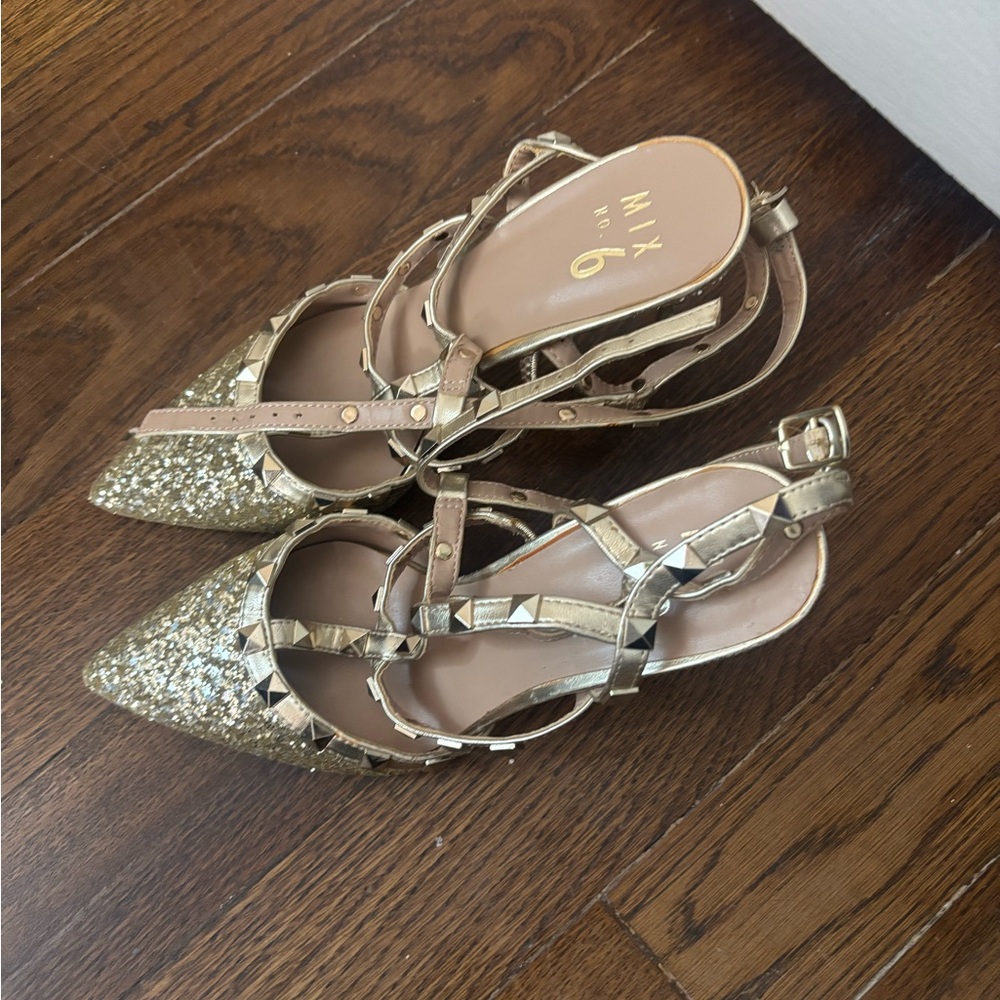Shoes - Picture 2 of 3
